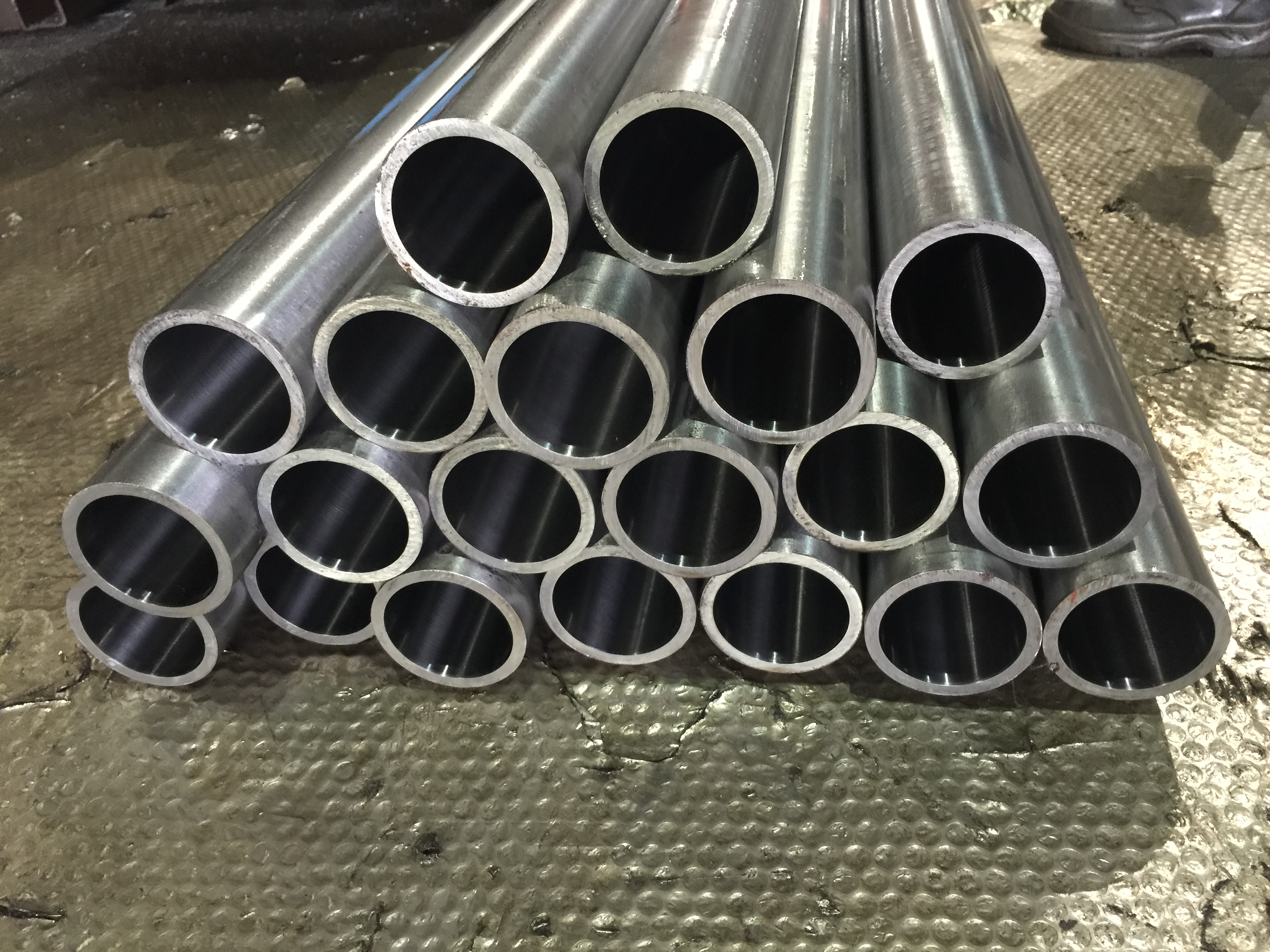 Stainless steel cylinder pipe